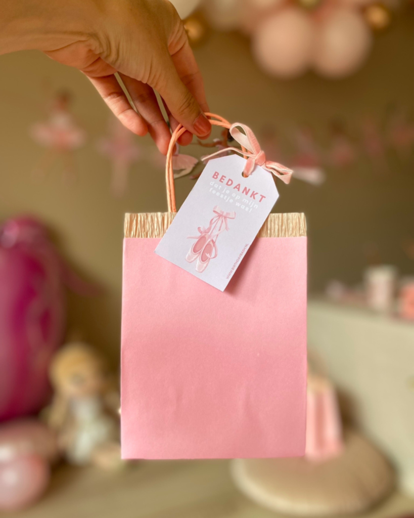 Kinderfeestje gooi en vechtstreek (2)